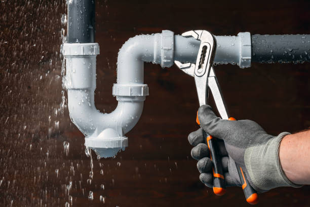 Professional Emergency Plumber technician working in Lakemont, PA